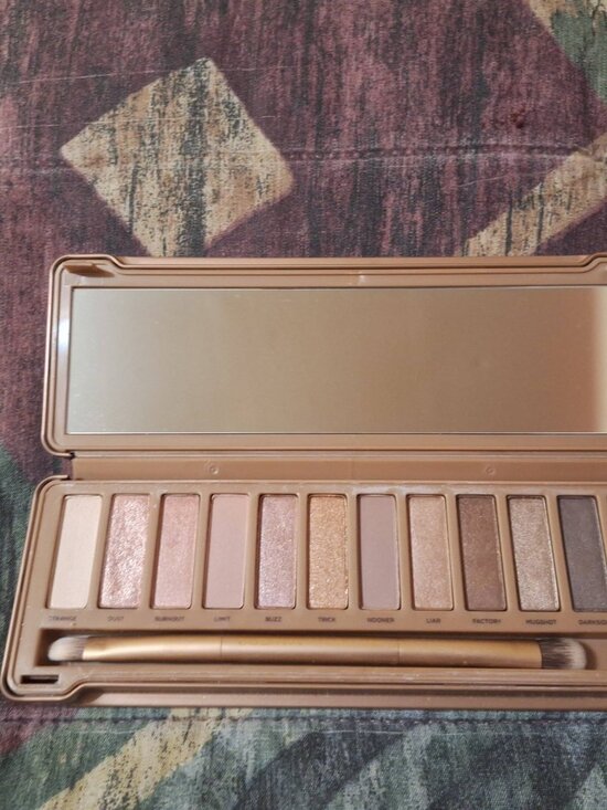 Urban Decay Other - Urban Decay Naked 3 Eyeshadow Palette – Original Brush – Used